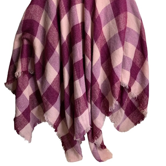 Women’s Wrap Shawl One Size Purple Pink Plaid Knit New Chatties Fall Sweater - Picture 7 of 9